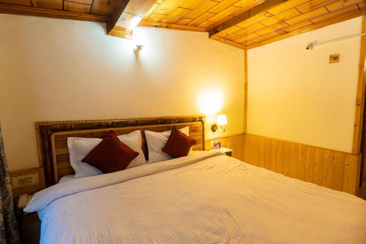 Holiday Home International -Vivaan Stays Manāli Εξωτερικό φωτογραφία