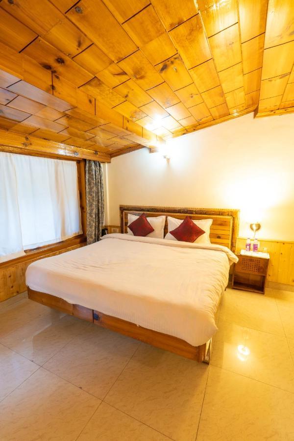 Holiday Home International -Vivaan Stays Manāli Εξωτερικό φωτογραφία
