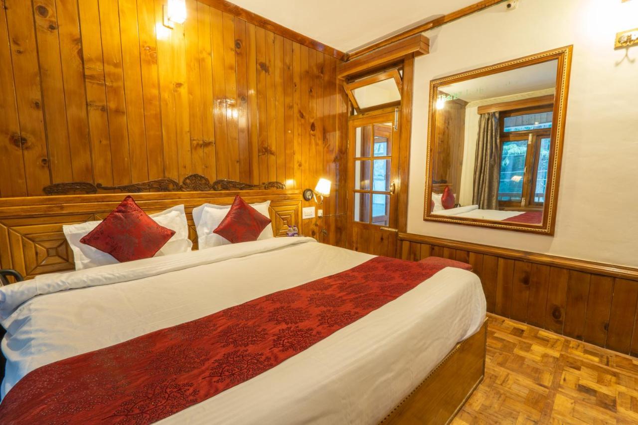 Holiday Home International -Vivaan Stays Manāli Εξωτερικό φωτογραφία