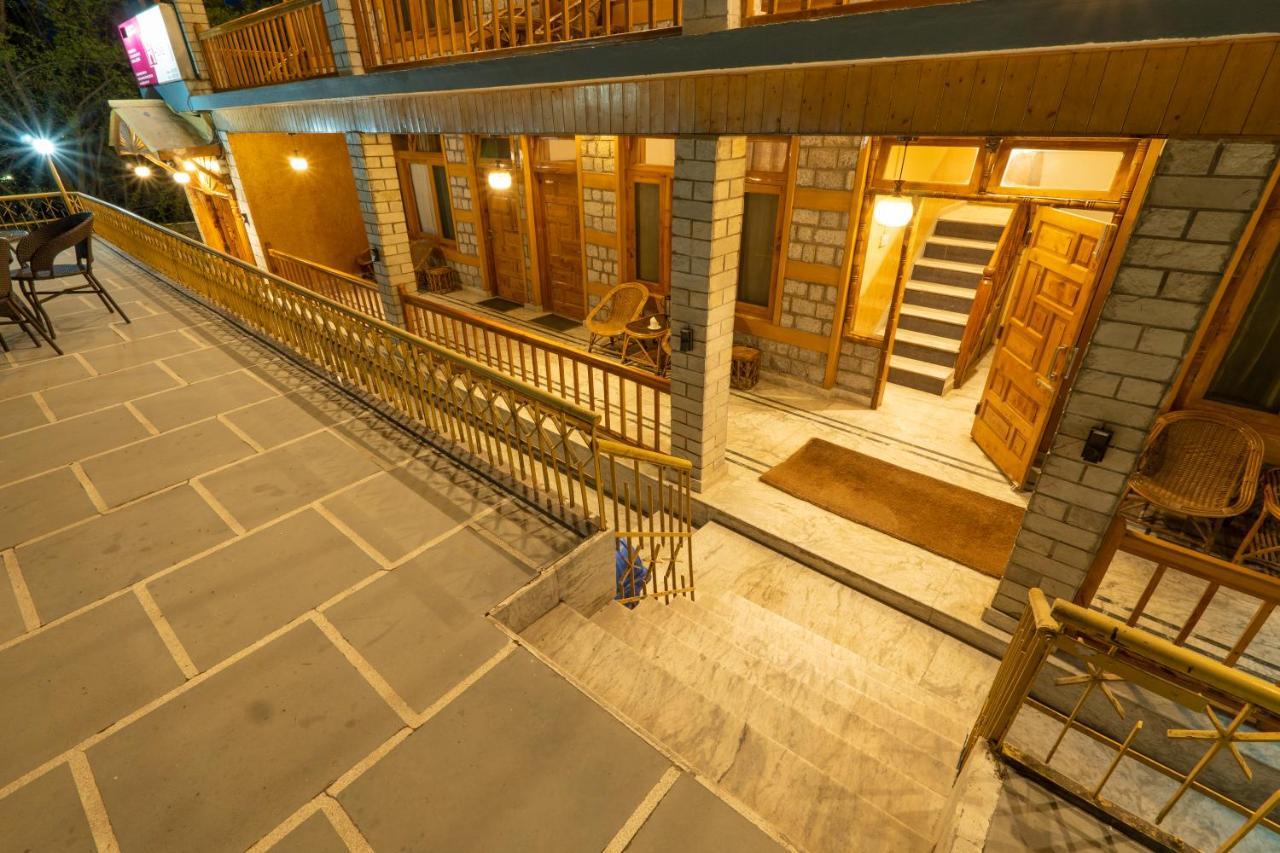 Holiday Home International -Vivaan Stays Manāli Εξωτερικό φωτογραφία