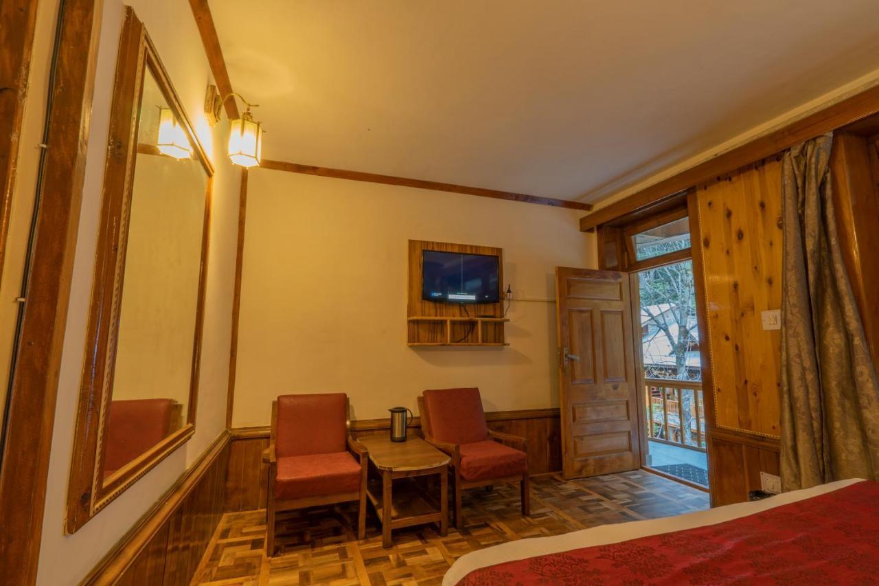 Holiday Home International -Vivaan Stays Manāli Εξωτερικό φωτογραφία