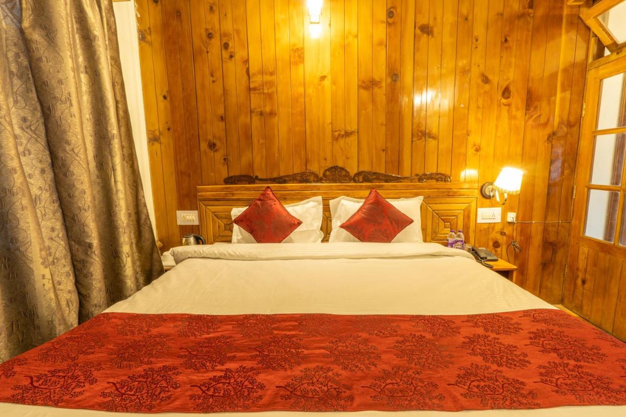 Holiday Home International -Vivaan Stays Manāli Εξωτερικό φωτογραφία