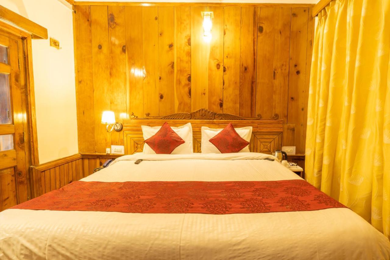 Holiday Home International -Vivaan Stays Manāli Εξωτερικό φωτογραφία