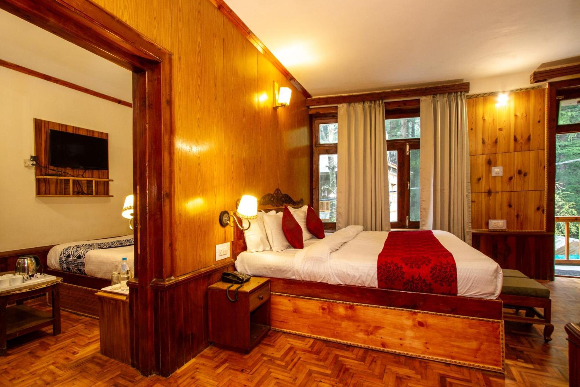 Holiday Home International -Vivaan Stays Manāli Εξωτερικό φωτογραφία