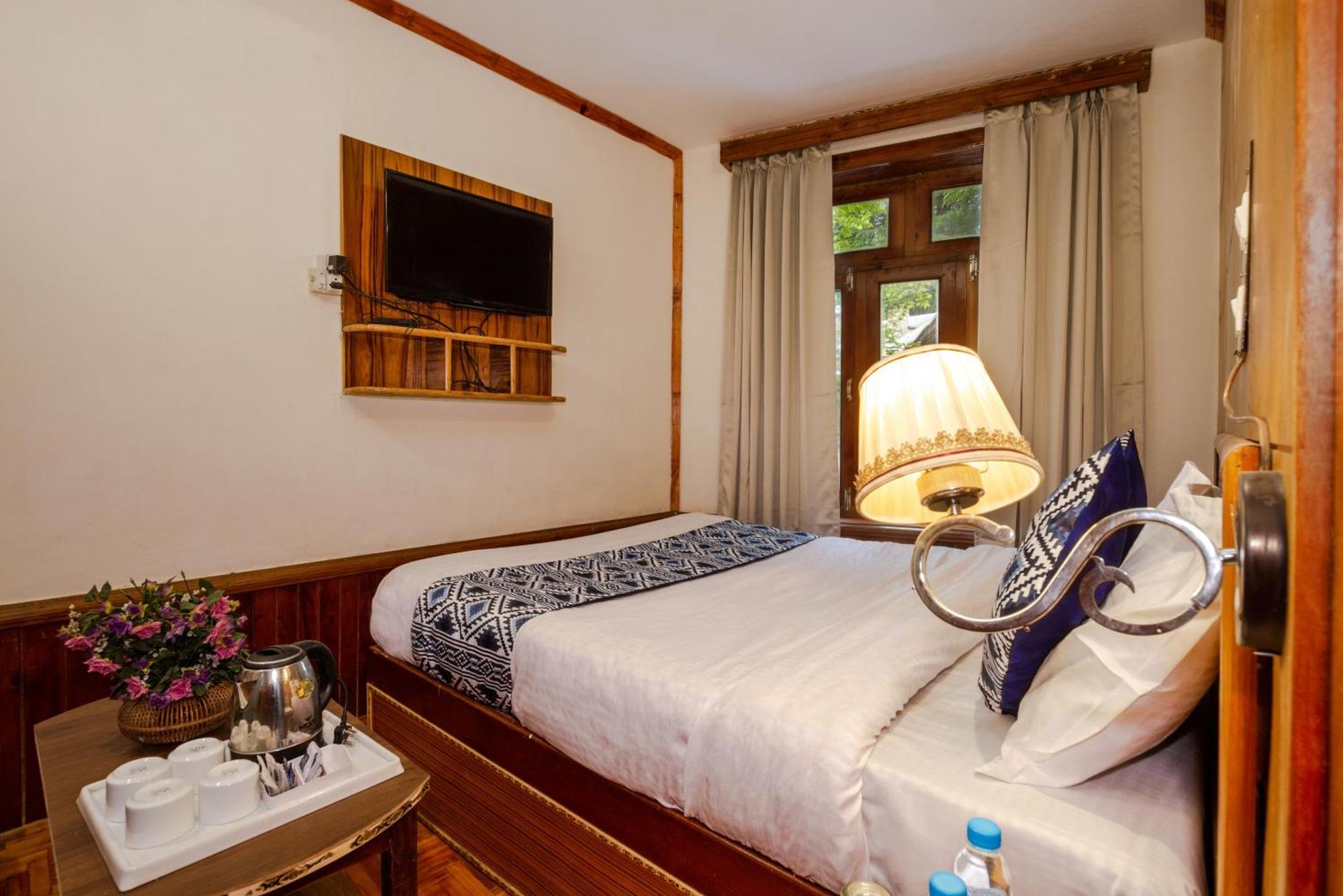 Holiday Home International -Vivaan Stays Manāli Εξωτερικό φωτογραφία